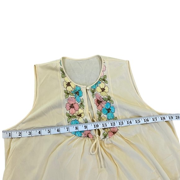 Vanity Fair Vintage Nylon Yellow Embroidered Flower Small Nightgown - Picture 6 of 9